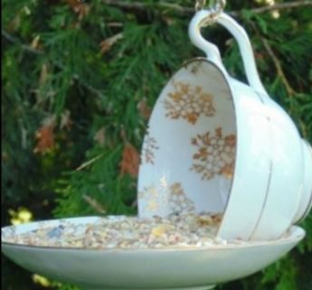 Cup and saucer bird feeder