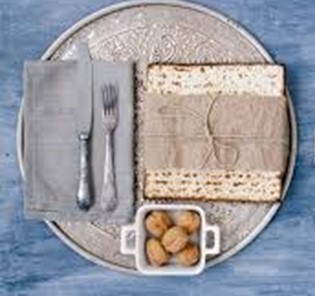 Seder plate with Matzo balls and Matzo bread